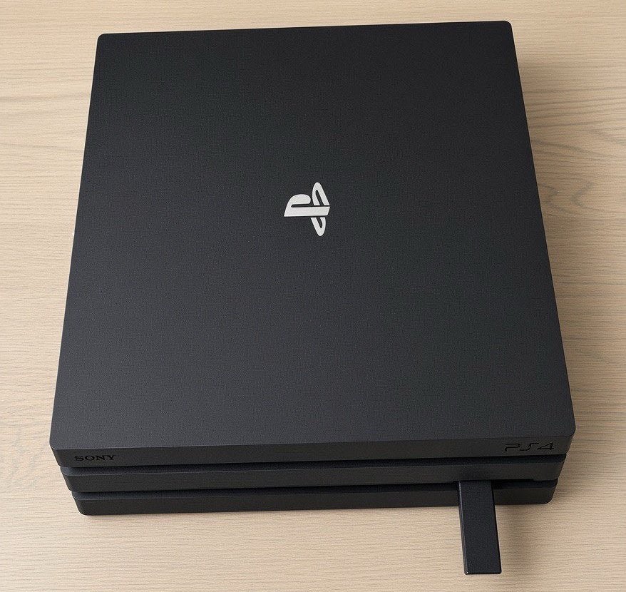 Sony PlayStation 4 pro 1TB + 3 Controllers + 2 Games, Met games, Ophalen of Verzenden, Zo goed als nieuw, 1 TB