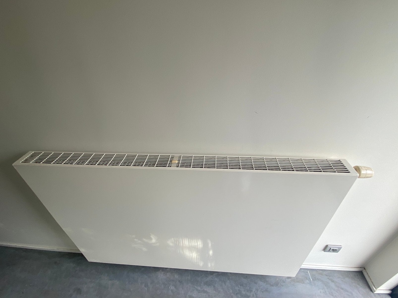 Vlakke radiator, Doe-het-zelf en Bouw, Verwarming en Radiatoren, Ophalen, Zo goed als nieuw, Radiator