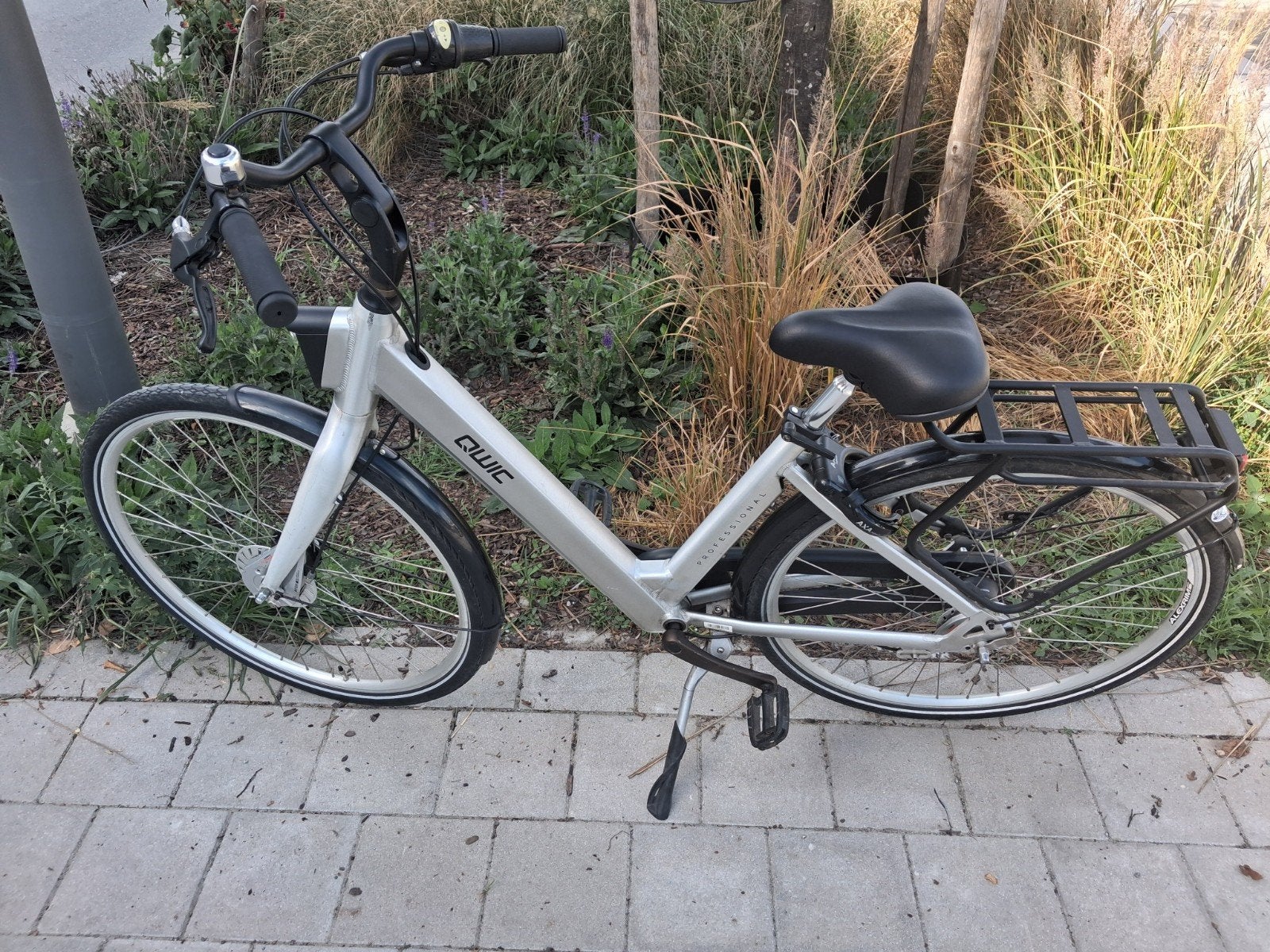 DAMESFIETS QWIC IN PERFECTE STAAT !!, Fietsen en Brommers, Ophalen