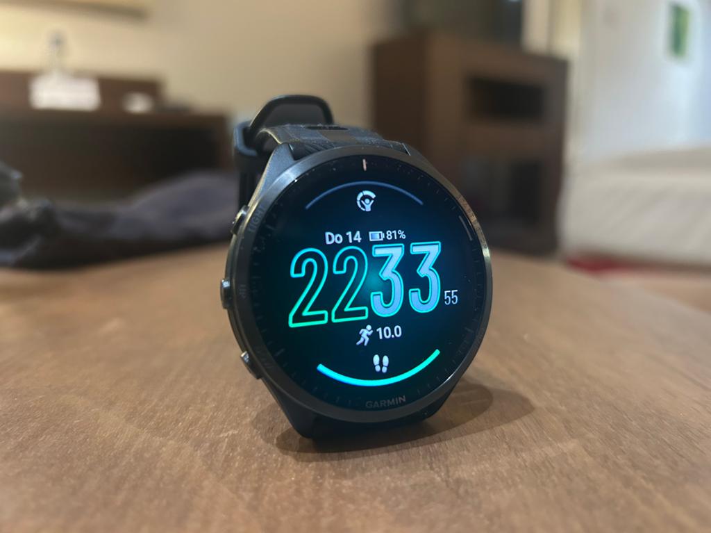 Garmin Forerunner 965, Bijoux, Sacs & Beauté, Montres connectées, Comme neuf, Noir, Distance, Bandage calorique, État, GPS, Battement de coeur