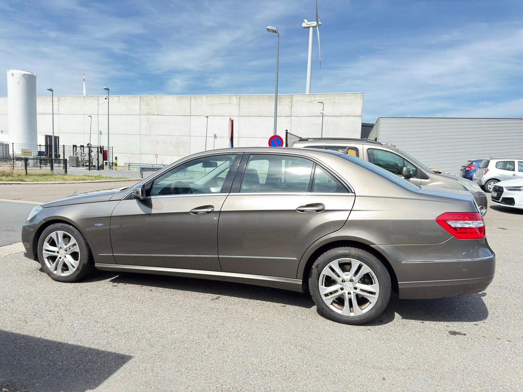 Mercedes-Benz E 220 CDI Avantgarde AUTOMAAT, Automaat, Lichtsensor, Zwart, 4 cilinders