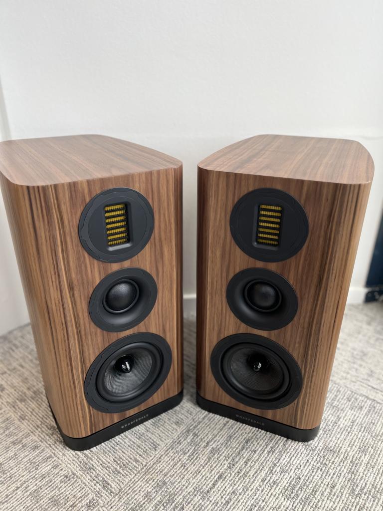 Wharfedale EVO 5.2 Boekenplank Luidspreker | Walnoot, Niet ingevuld, Niet ingevuld, Niet ingevuld