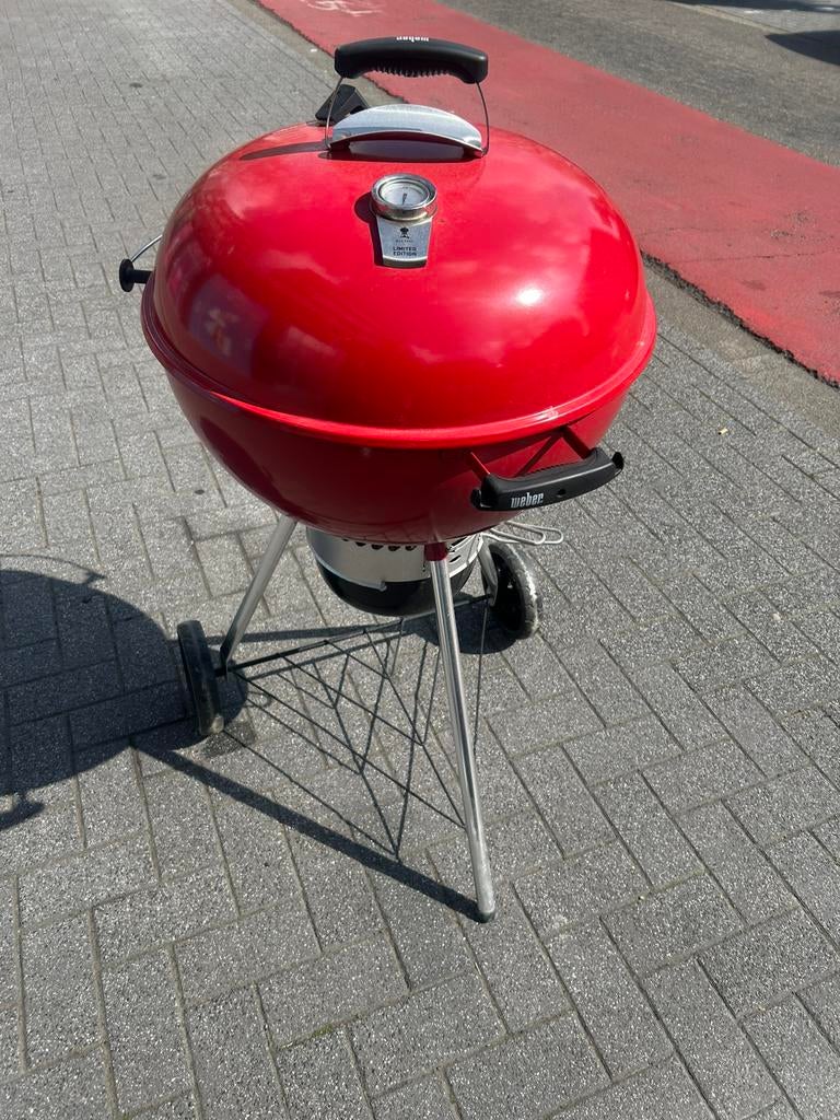 weber master touch 57 limet edition red, Tuin en Terras, Ophalen, Zo goed als nieuw