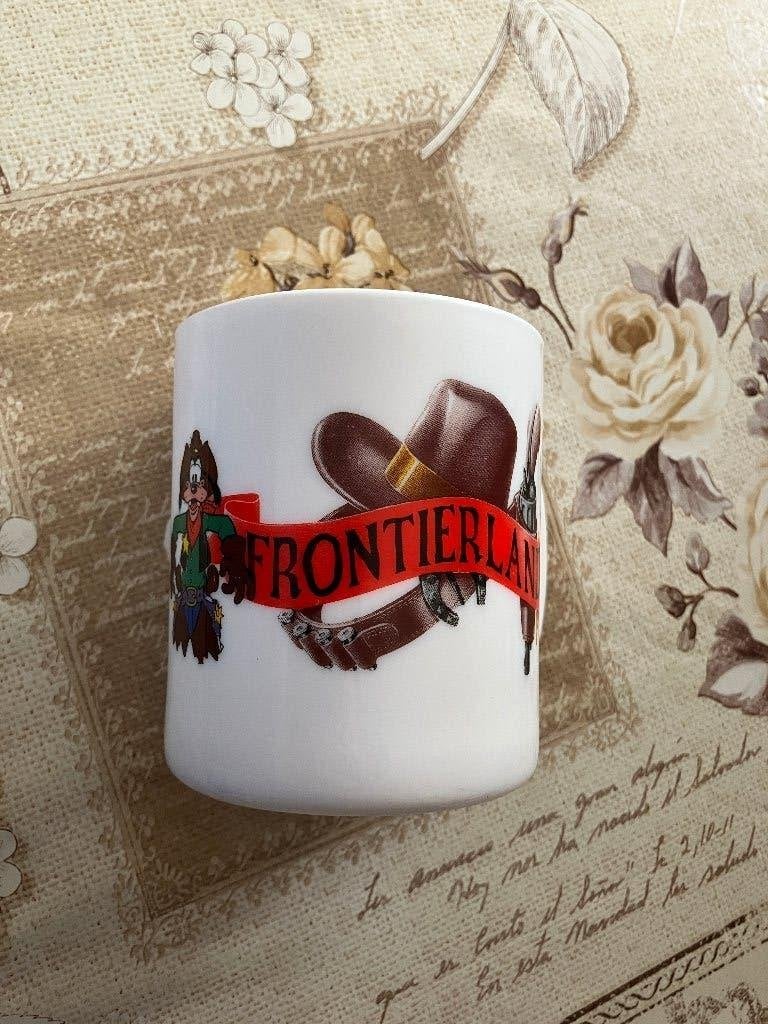 Disney mok - Frontierland, Verzamelen, Disney, Ophalen of Verzenden, Servies