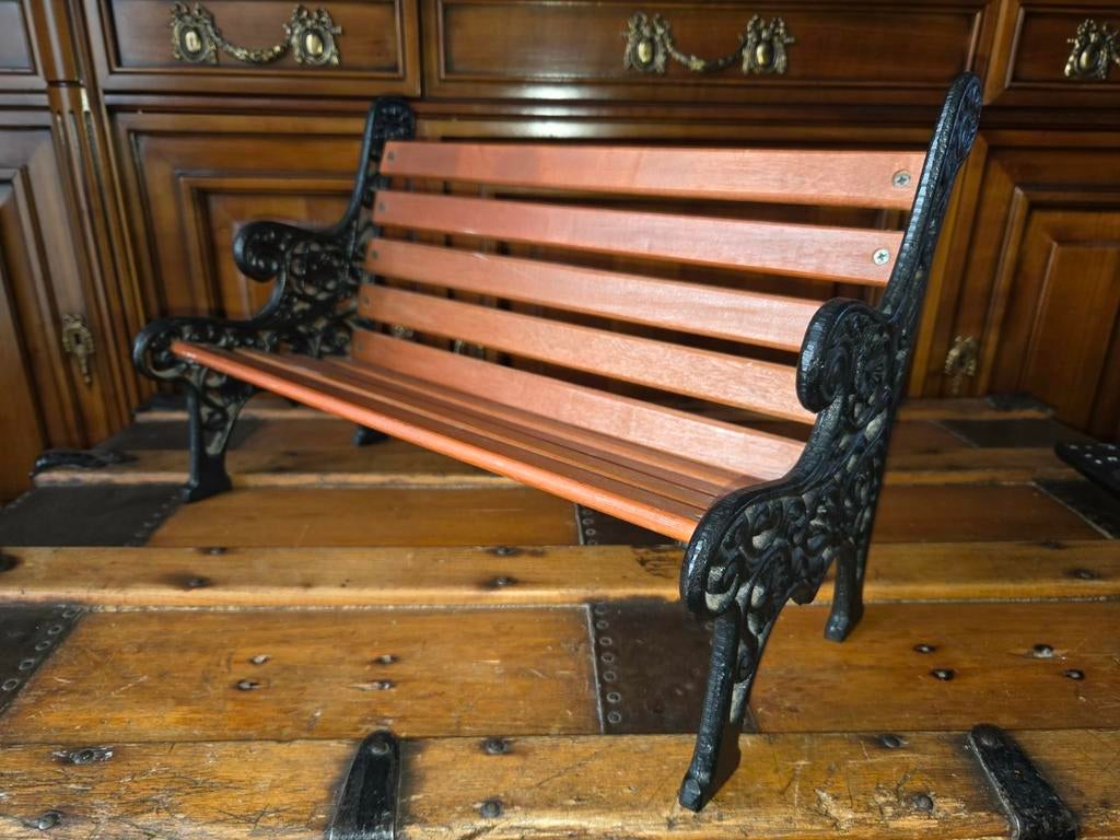 Banc de jardin miniature décoratif — modèle réaliste, très j, Enlèvement ou Envoi, Bois