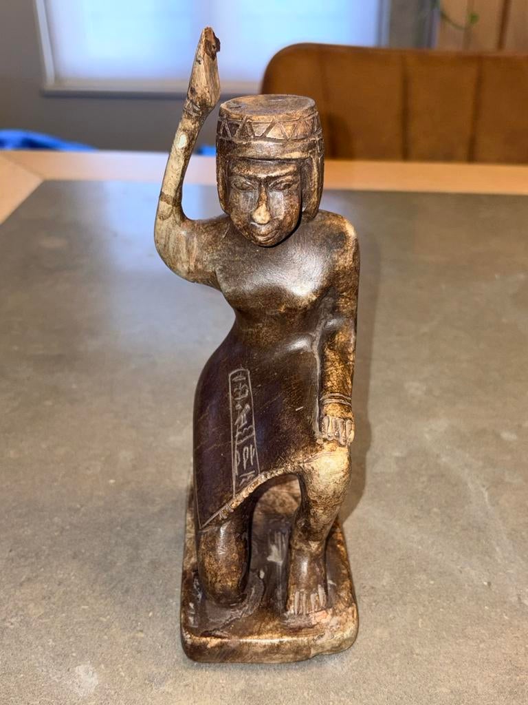Stenen replica Egyptisch beeldje, Ophalen of Verzenden, Zo goed als nieuw, Religie