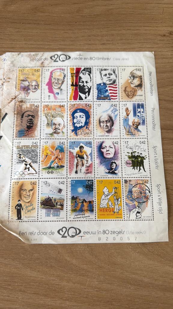 Een reis door de 20 ste eeuw in postzegels, Postzegels en Munten, Postzegels | Volle albums en Verzamelingen, Ophalen