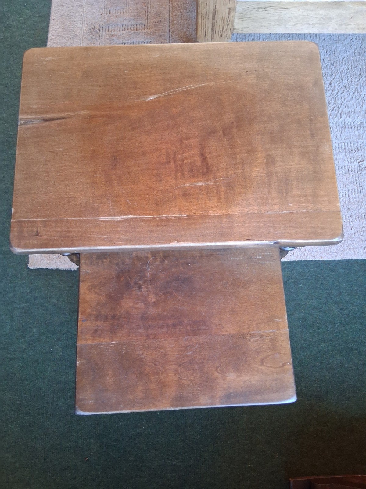 set van 2 houten bijzettafeltjes, Ophalen, Hout, Gebruikt, Stapelbaar