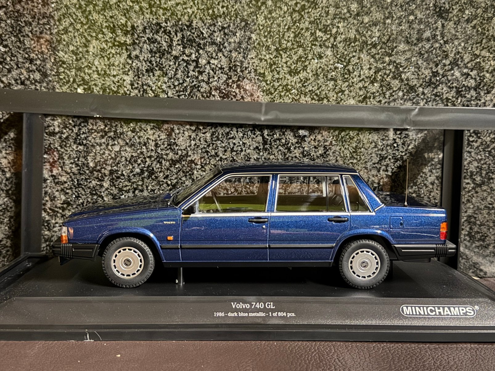 Volvo 740 GL blauw 1/18 Minichamps nieuw in verpakking, Ophalen of Verzenden, Nieuw, Auto, MiniChamps