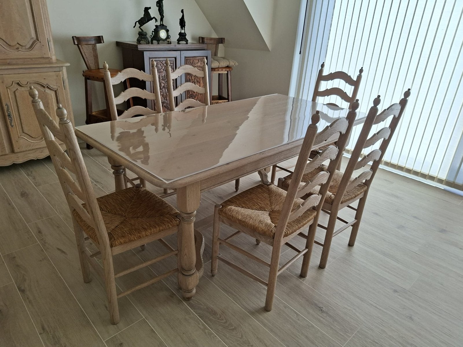 6 stevige stoelen in eik (€100 voor alle 6), Huis en Inrichting, Stoelen, Ophalen, Gebruikt, Bruin, Vijf, Zes of meer stoelen