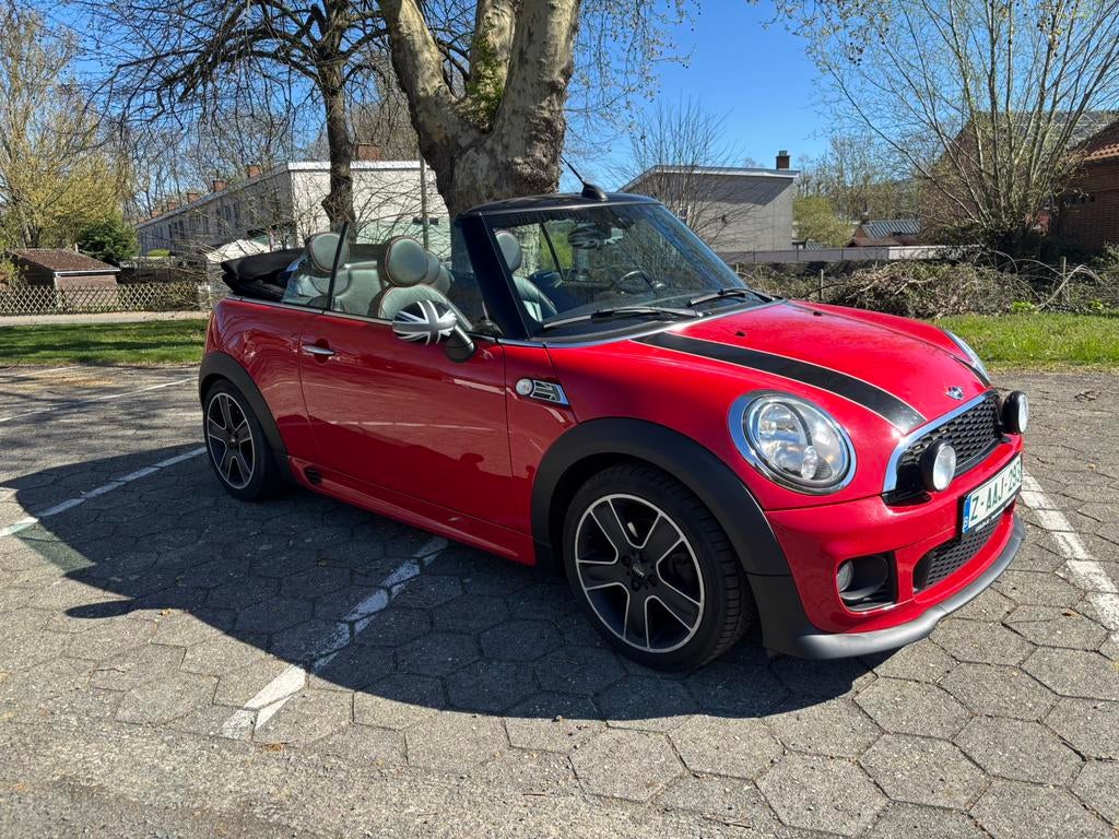 Exclusieve Mini Cabrio met John Coopers Works pakket .Euro 6, Auto's, Voorwielaandrijving, 4 zetels, 4 cilinders, Cabriolet
