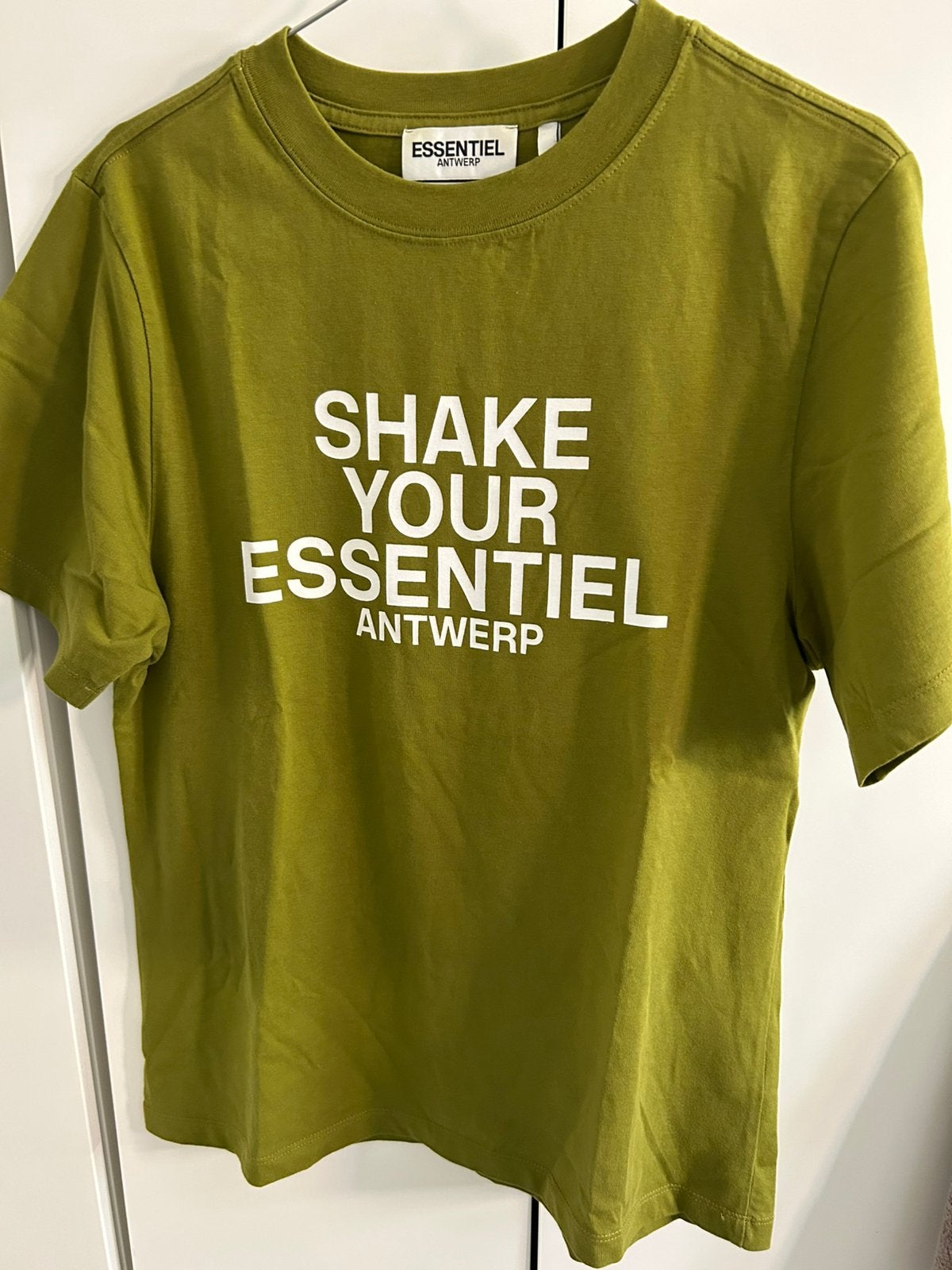 Essentiel T-shirt, nieuw, Ophalen, Nieuw