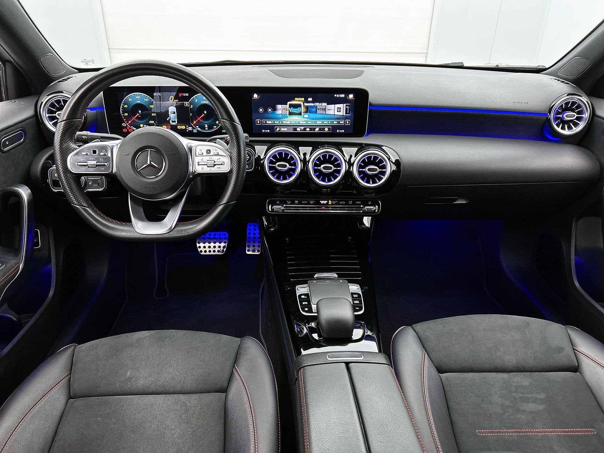 Mercedes-Benz A-Klasse 200 Berline AMG Line | Night Pack | S, Achat, 4 portes, Entreprise, Entretenue par le concessionnaire