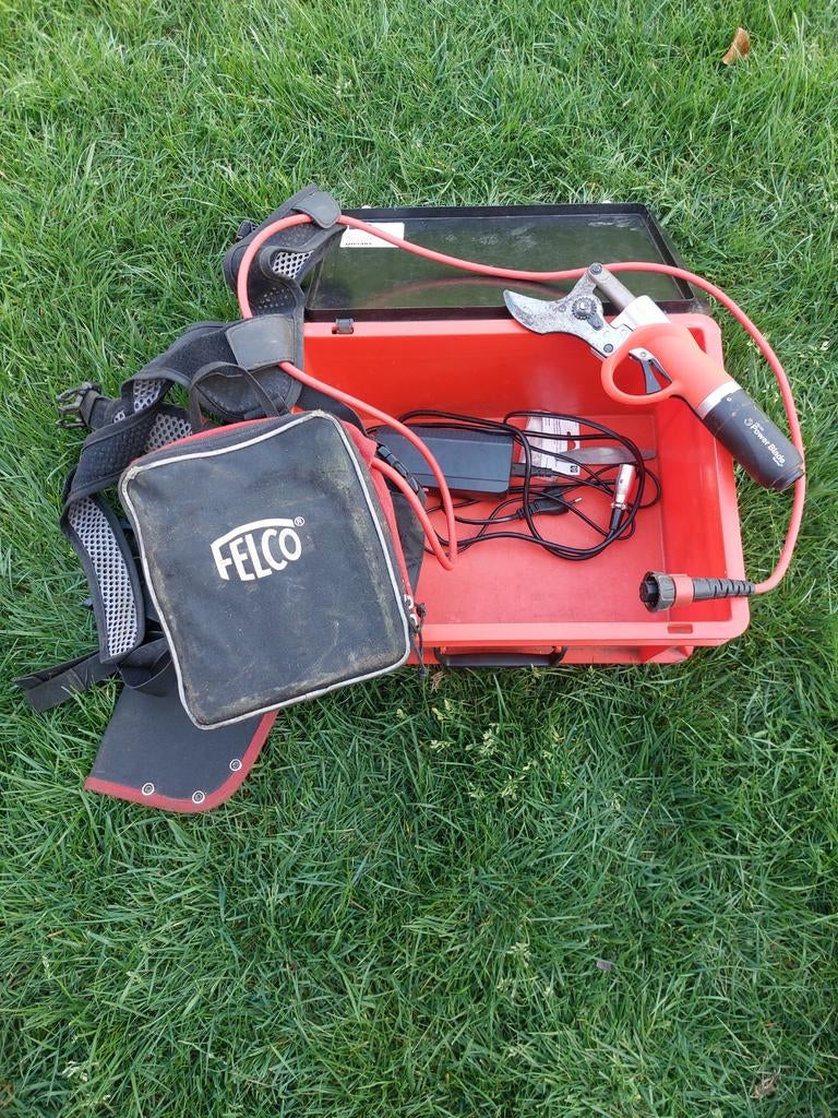 Felco 822, met accu en lader., Doe-het-zelf en Bouw, Gereedschap | Zaagmachines, Ophalen