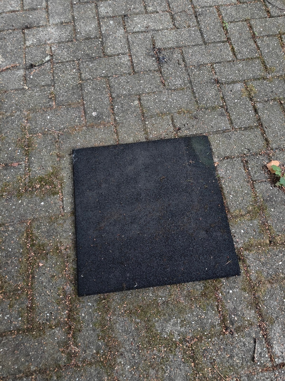 18 rubber tegels. 50 op 50 cm. zwart, Ophalen, Kunststof