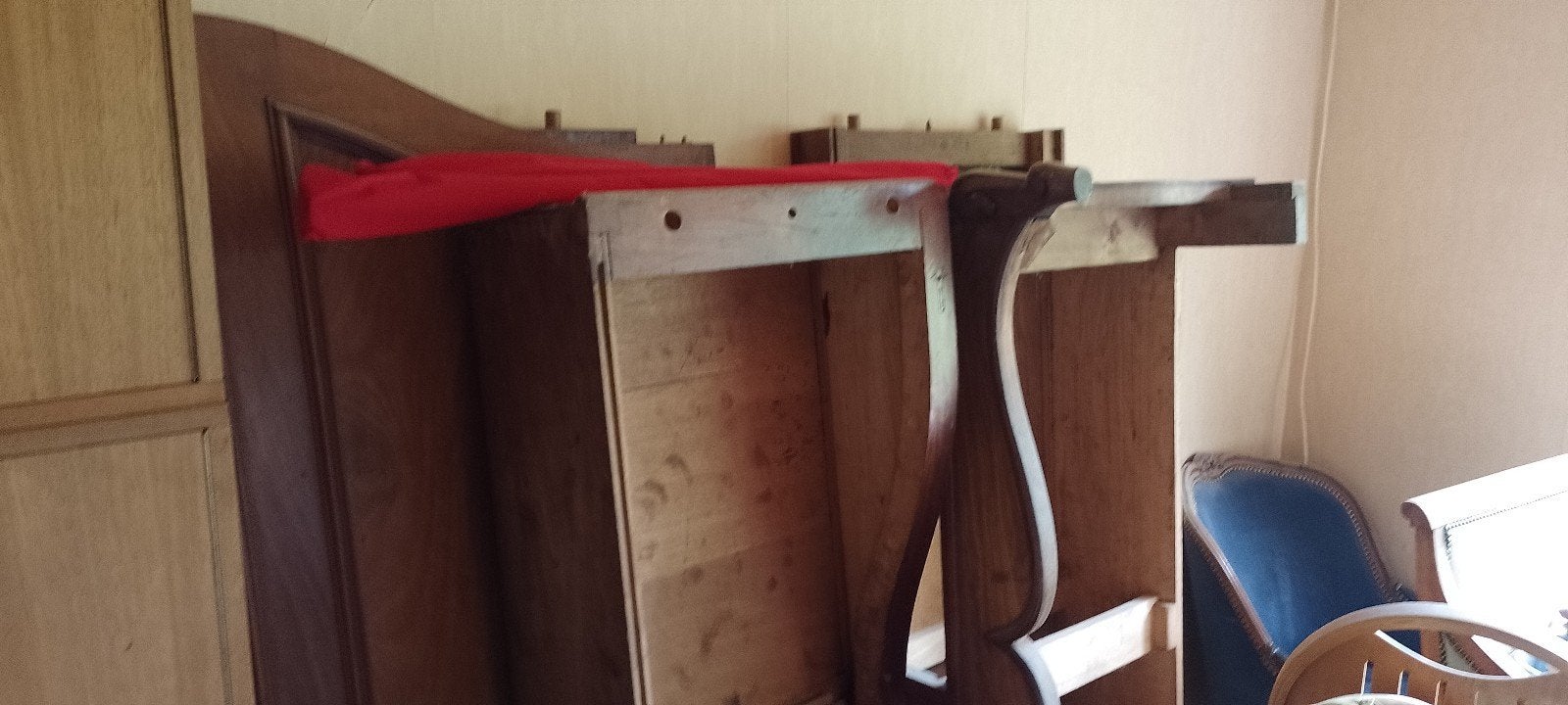 Armoire normande, Enlèvement, Utilisé