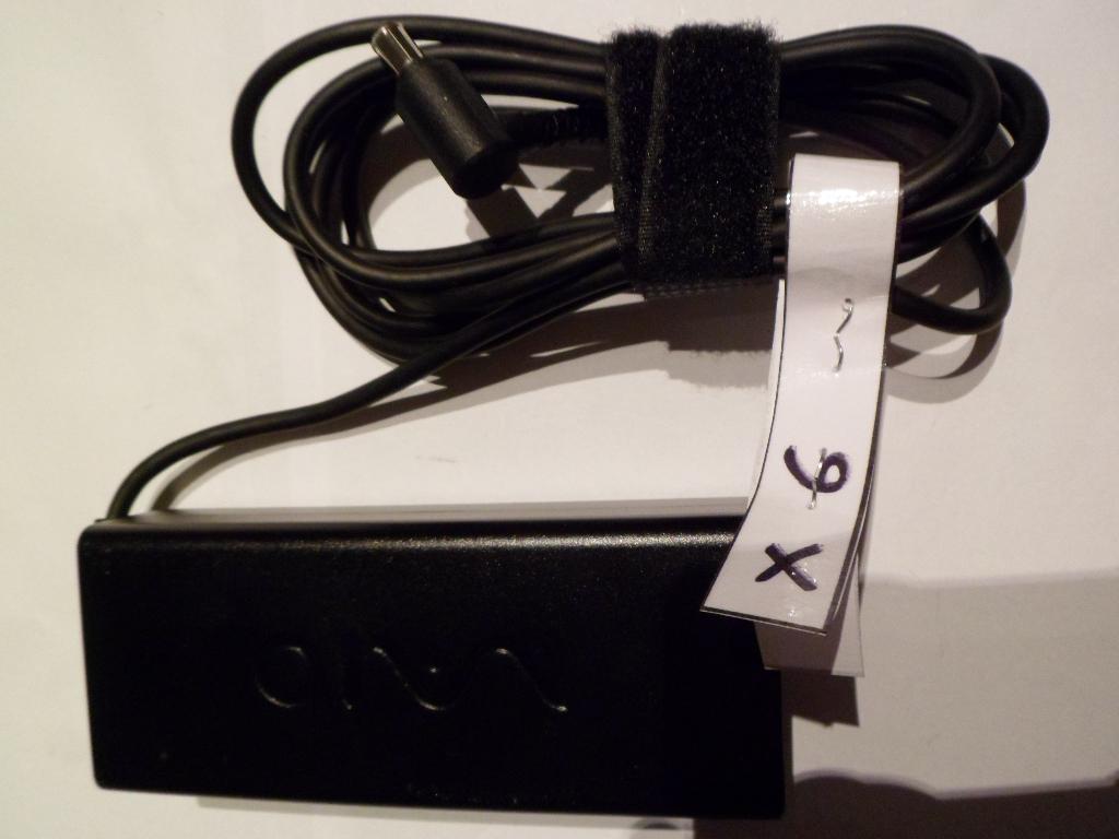 Chargeur adaptateur secteur Sony 100-240VAC=> 19.5VDC, Informatique & Logiciels, Enlèvement, Comme neuf