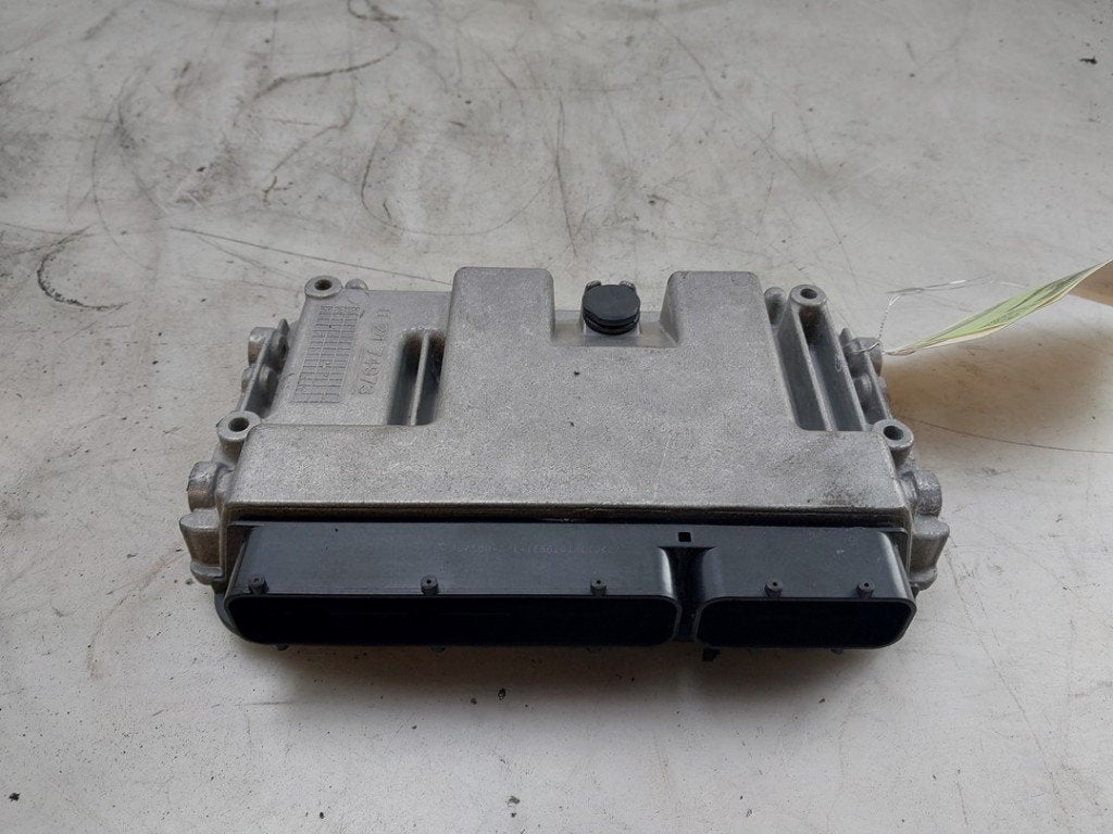 COMPUTER MOTOR Toyota Aygo X (|896610H850|0261S1057A|), Robert Bosch AG, Gebruikt, Toyota, Robert-Bosch-Allee 1
74232  Abstatt, DE