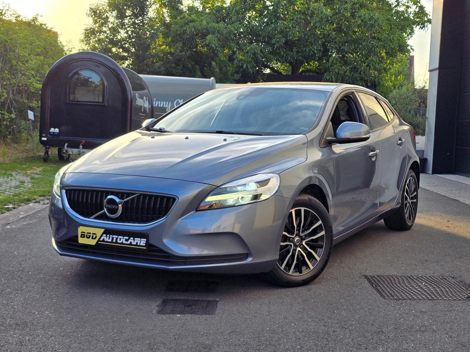 Volvo V40 2.0D AUTOMAAT/12M Garantie/LED/Voorruit Verwarming, Auto's, Volvo, Blauw, USB, 5 deurs, Te koop