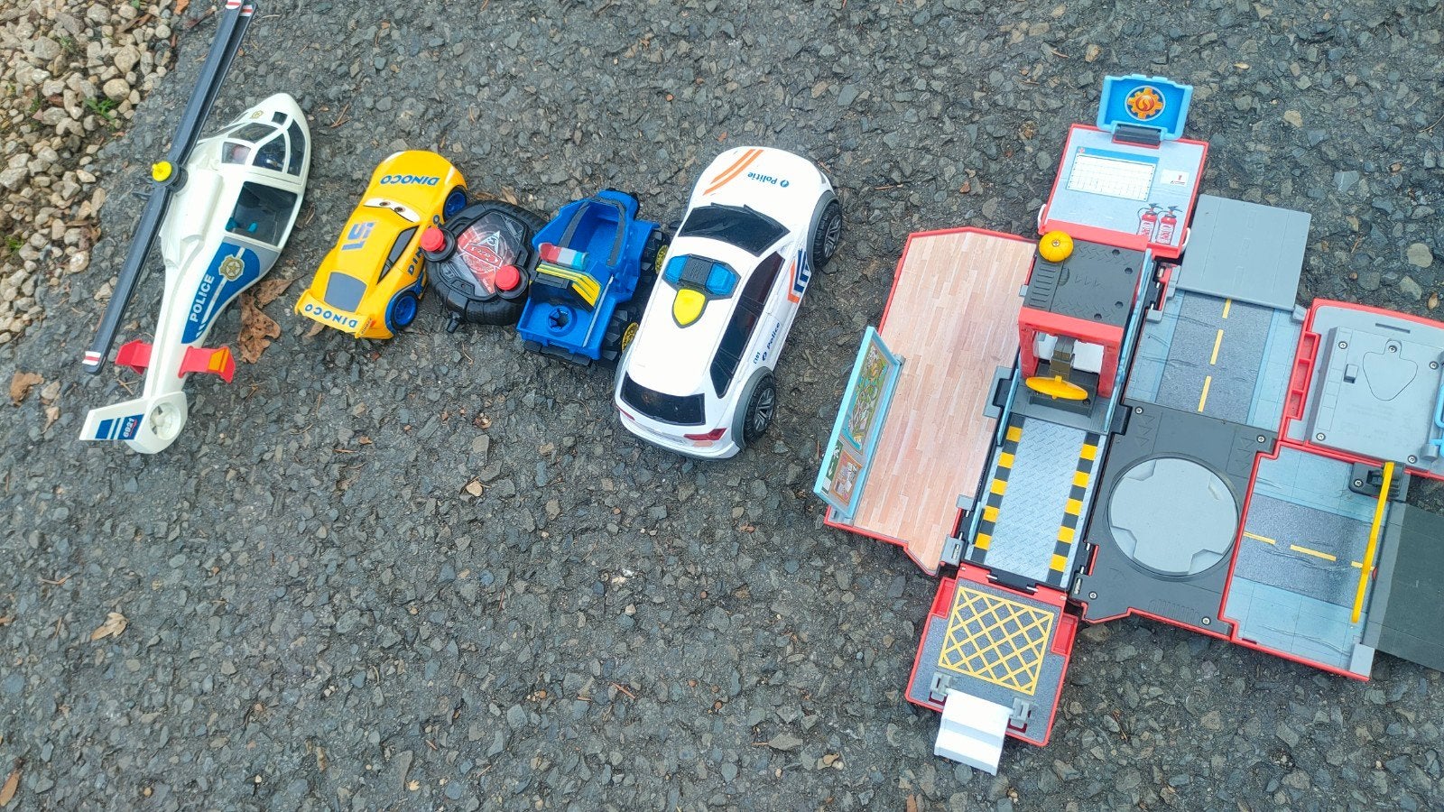 Lot de jouets voitures, hélicoptère Police et Caserne, Enlèvement, Utilisé