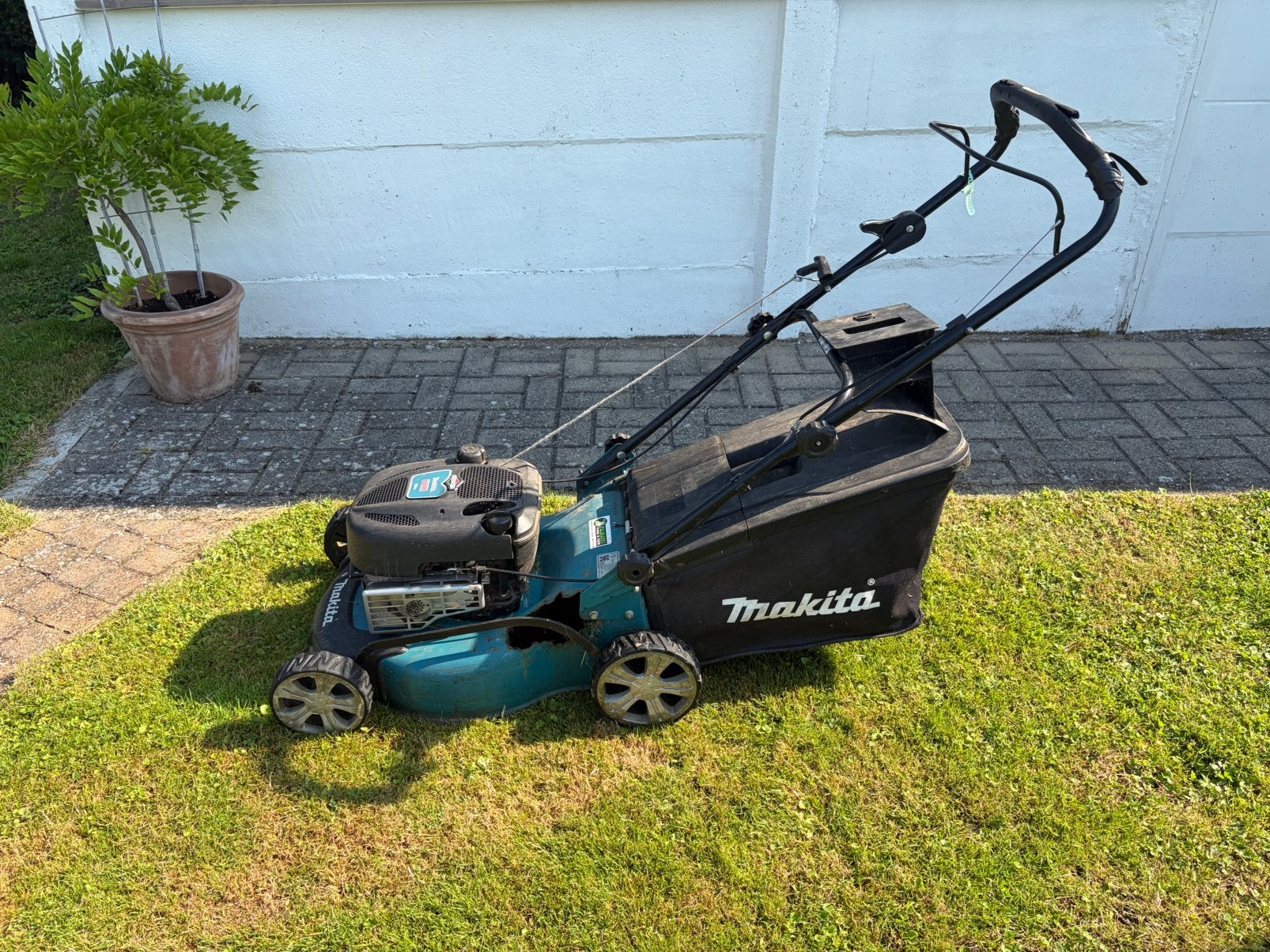 Makita grasmaaier  - Briggs & Stratton 625 190 cc, Ophalen, Cirkelmaaier, Gebruikt, Opvangzak