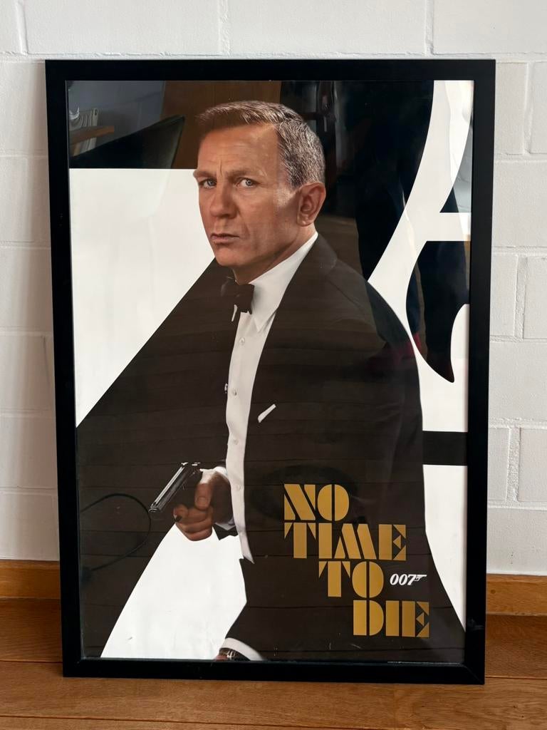 Filmposter James Bond in kader, Ophalen