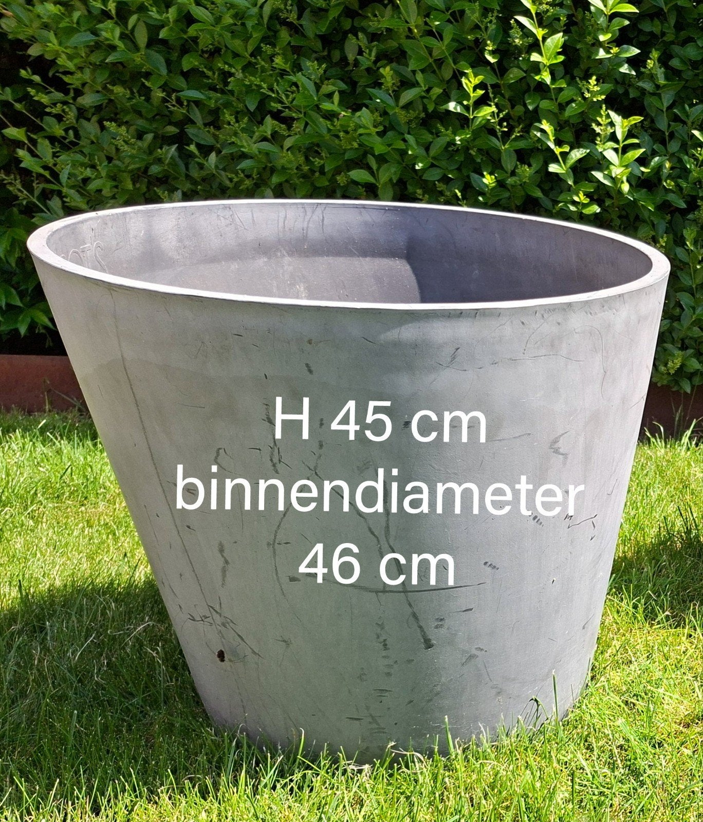 Grote grijze kunststof bloempot, Ophalen, Kunststof
