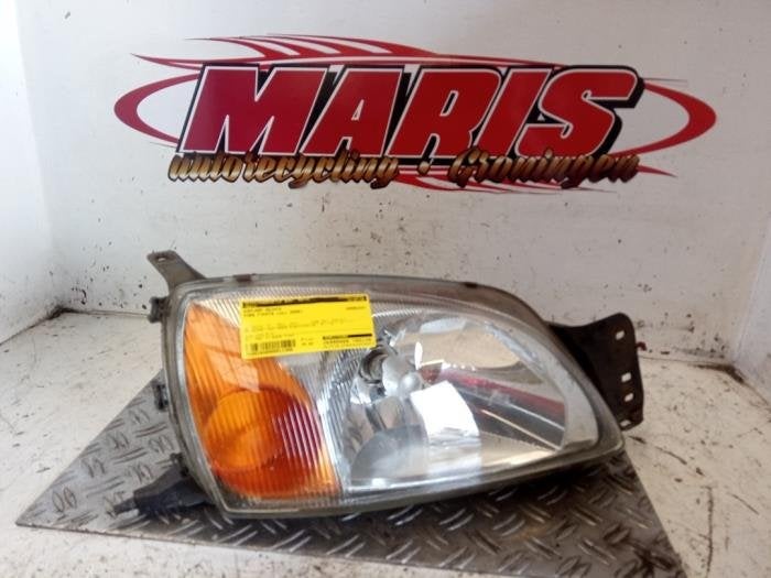 Phare droit d'un Ford Fiesta, -, -, 3 mois de garantie, -