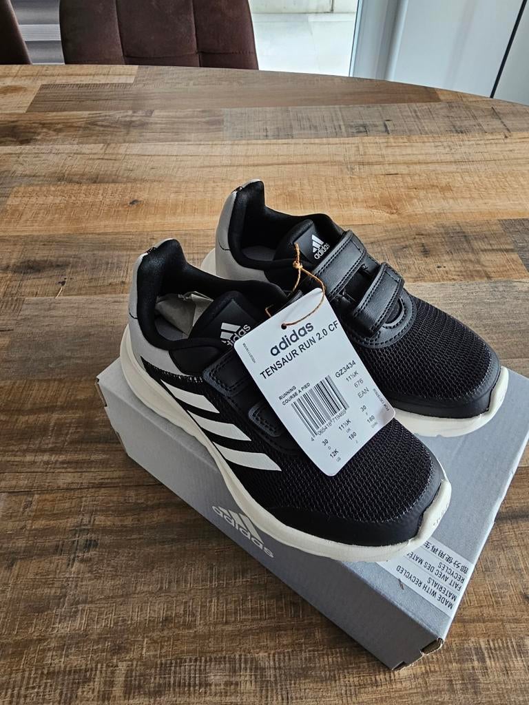 BASKET ADIDAS ! NEUF dans sa boite ! Taille 30, Enfants & Bébés, Enlèvement ou Envoi, Neuf, Adidas