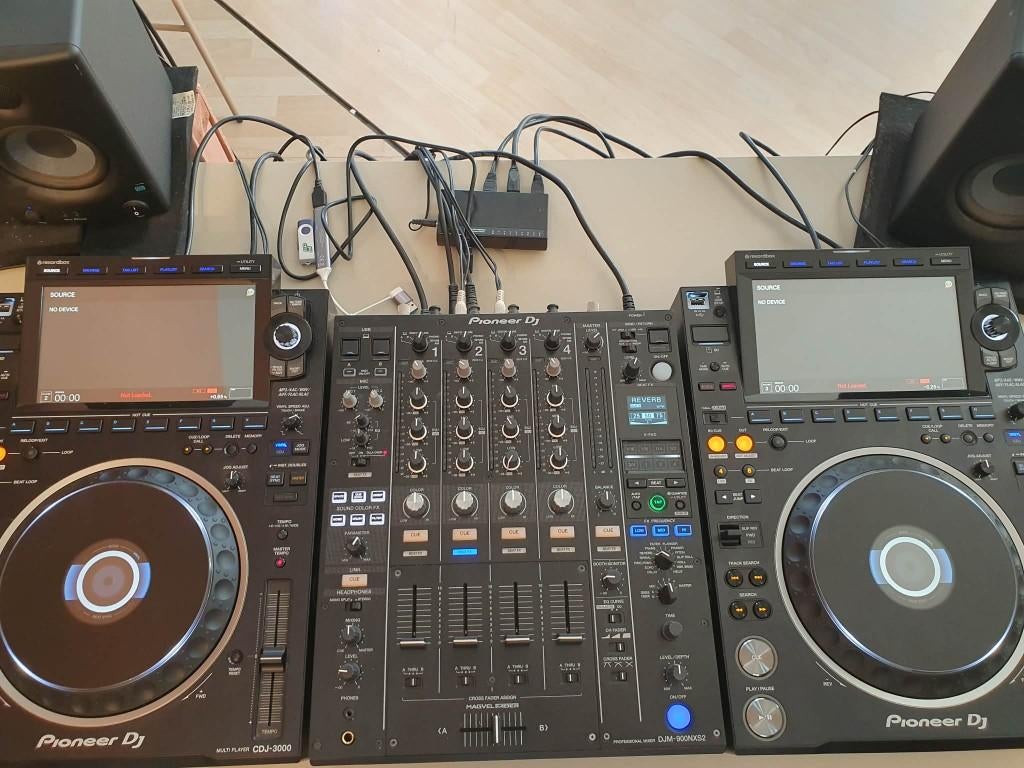 2X Pioneer CDJ 3000 incl. Decksavers, Musique & Instruments, DJ sets & Platines, Comme neuf, DJ-Set, Pioneer, Enlèvement