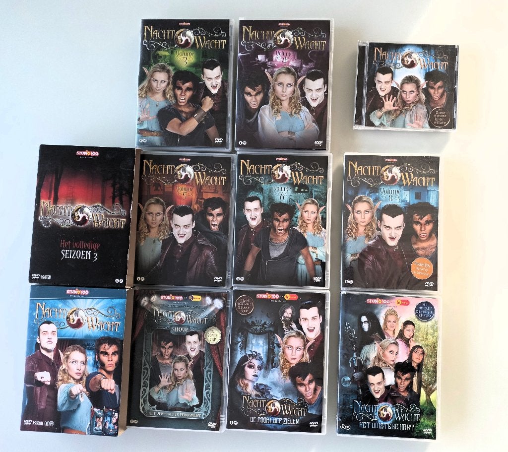 Studio 100 Nachtwacht : 8 DVD's en 1 CD,12 strips Nachtwacht, Ophalen of Verzenden
