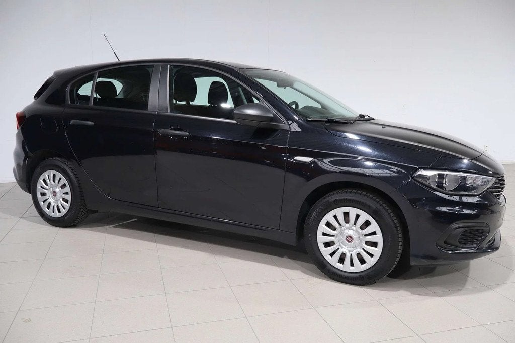 Fiat Tipo Tipo 1.4i, https://public.car-pass.be/vhr/06d1fd3f-00e3-4173-b3a4-e7ccf2f7f58a, Achat, Entreprise, Boîte manuelle