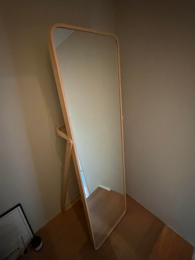 IKEA Ikkornes Staande Spiegel, Ophalen, Zo goed als nieuw