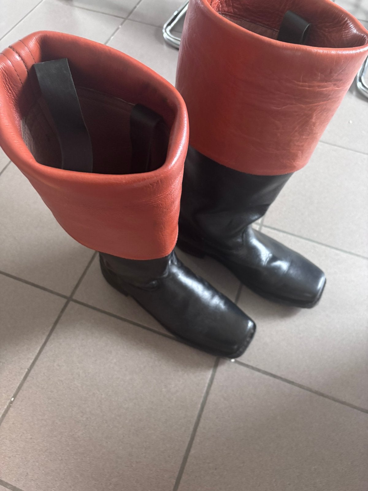 Botte premier empire, Motos, Enlèvement