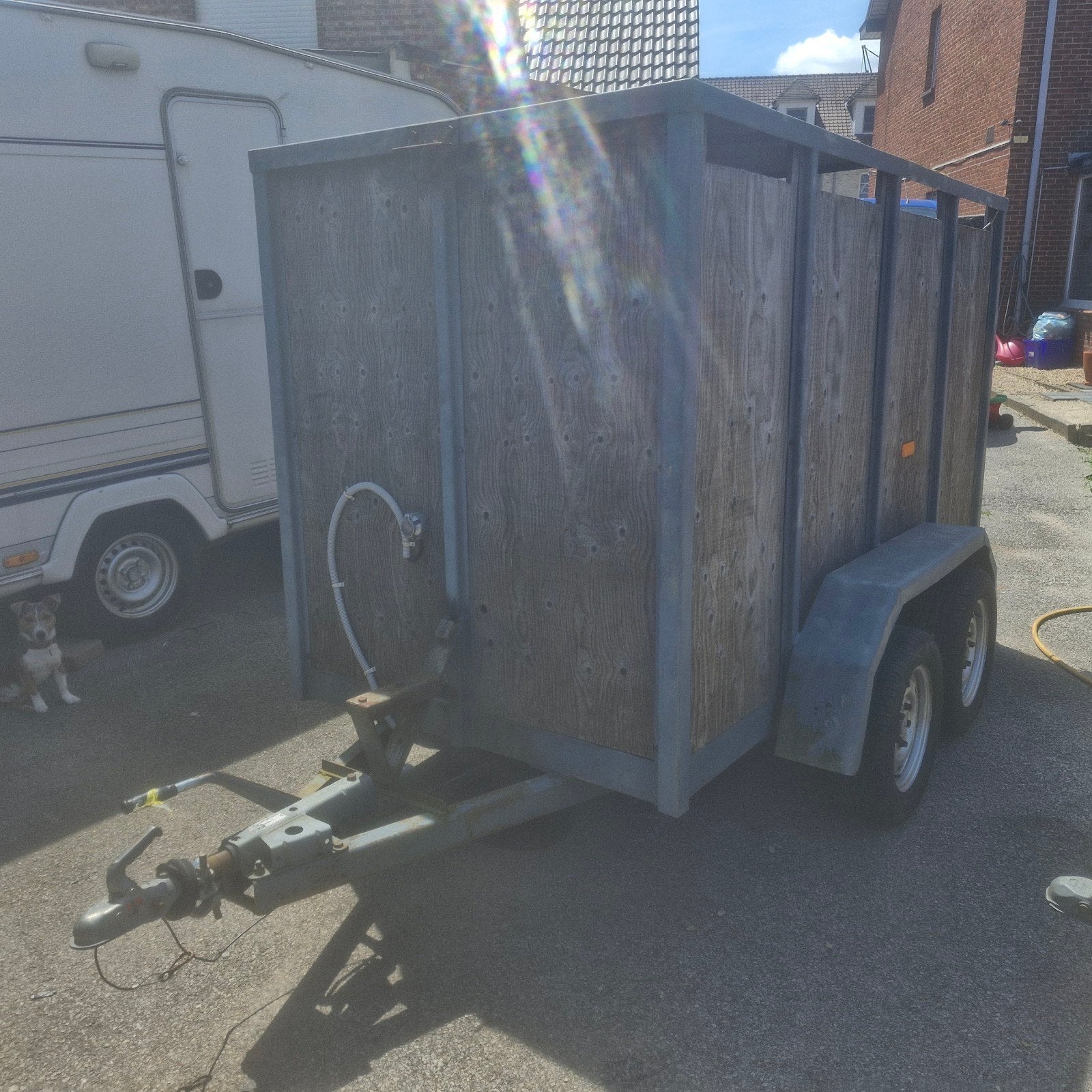 Dubbel as gesloten aanhangwagen, Enlèvement