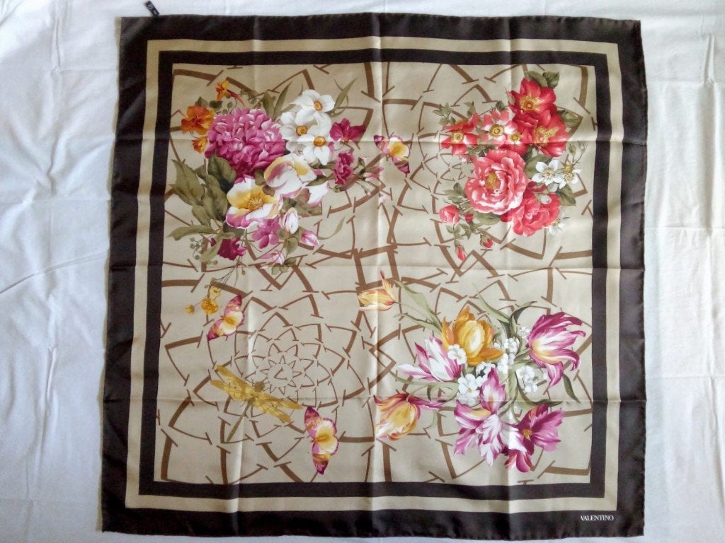 Valentino zijden sjaal vierkant 90x90, Kleding | Dames, Valentino, Ophalen of Verzenden, Nieuw