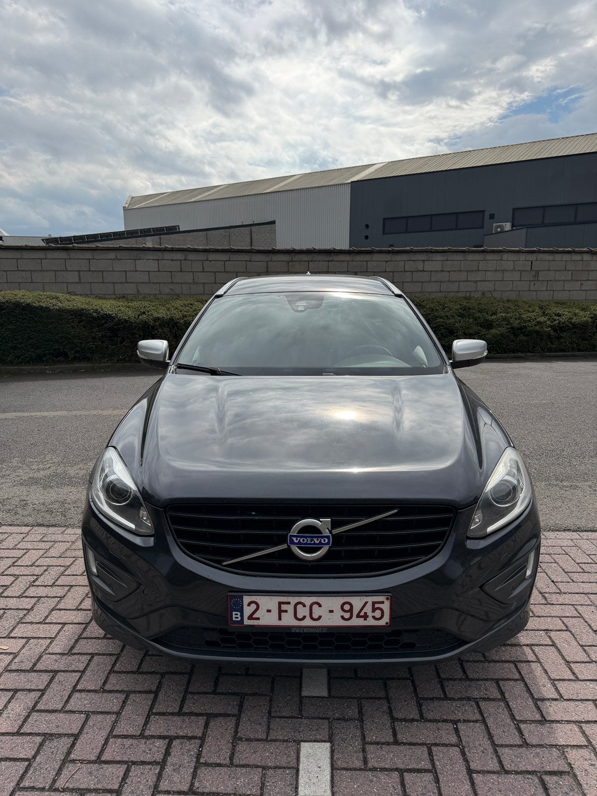 Volvo XC60 2016 R-Design Facelift, Autos, Cuir, Achat, Entretenue par le concessionnaire, 5 portes