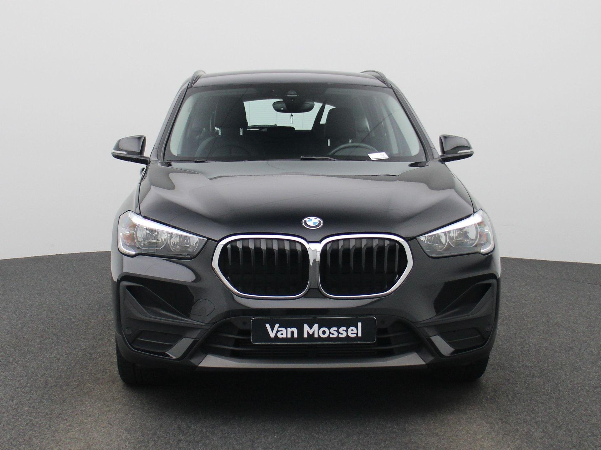 BMW X1 sDrive18iA (100 kW), Auto's, Automatische klimaatregeling, Stof, Gebruikt, Zwart