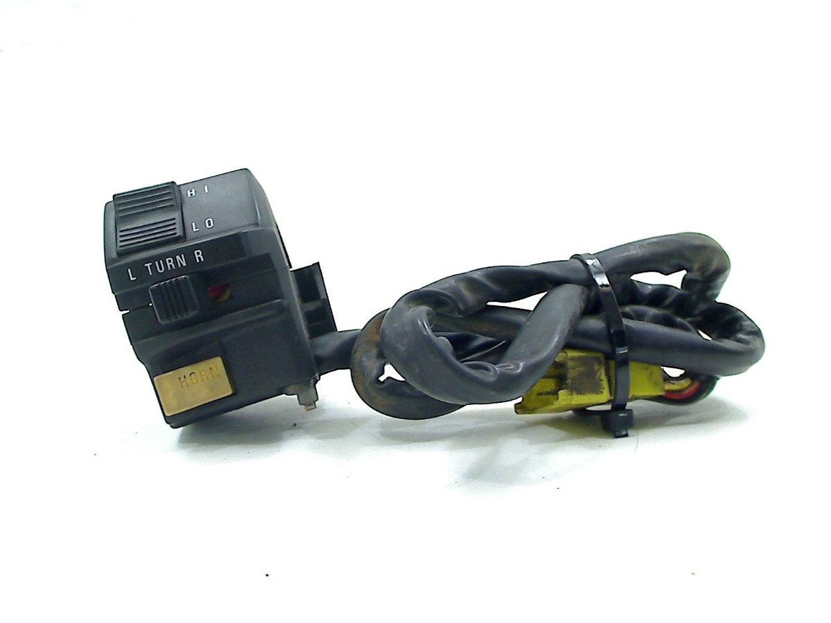 COMMUTATEUR GAUCHE GSX R 750 1992-1995 (GSXR 750 GR7B), Motos, Dhr. S. di Majo, Utilisé, Info@cama-motorparts.nl, P.J. Troelstraweg 8 8
3144 CX  MAASSLUIS, NL