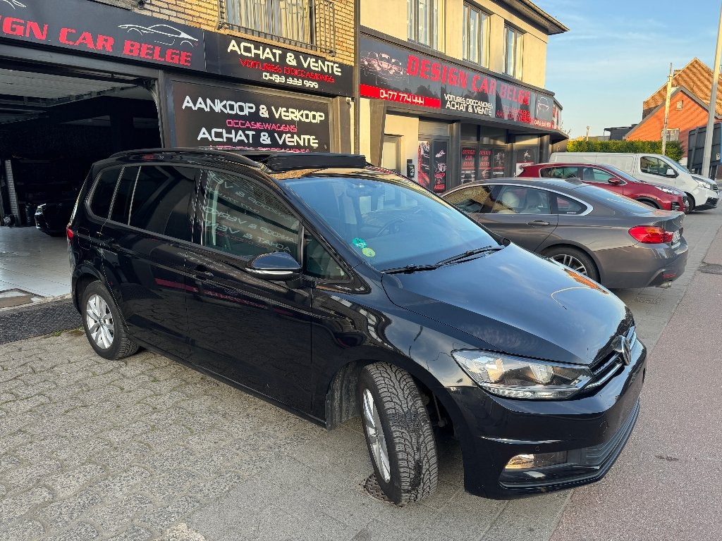 Volkswagen Touran 1.6 TDi Automaat 7-zits Panorama, Auto's, Automaat, Euro 6, Zwart, Bedrijf