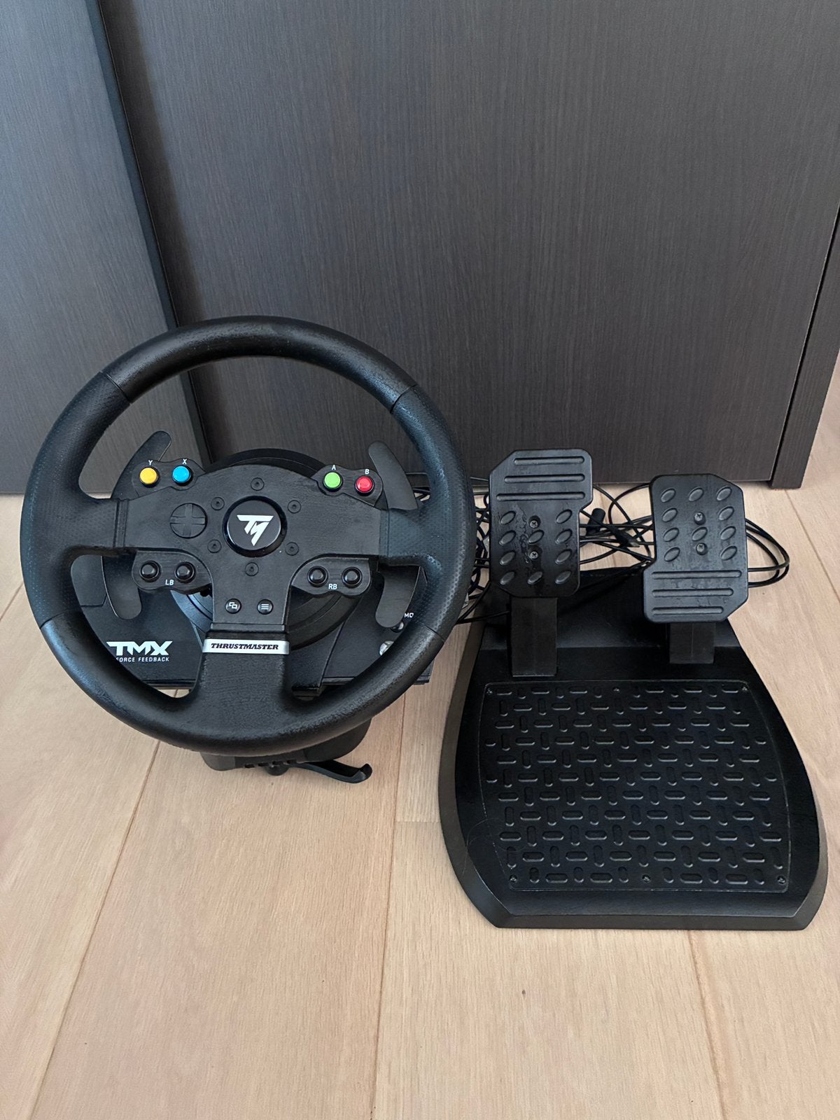Thrustmaster TMX Force Feedback + pedalen, Enlèvement ou Envoi, Comme neuf