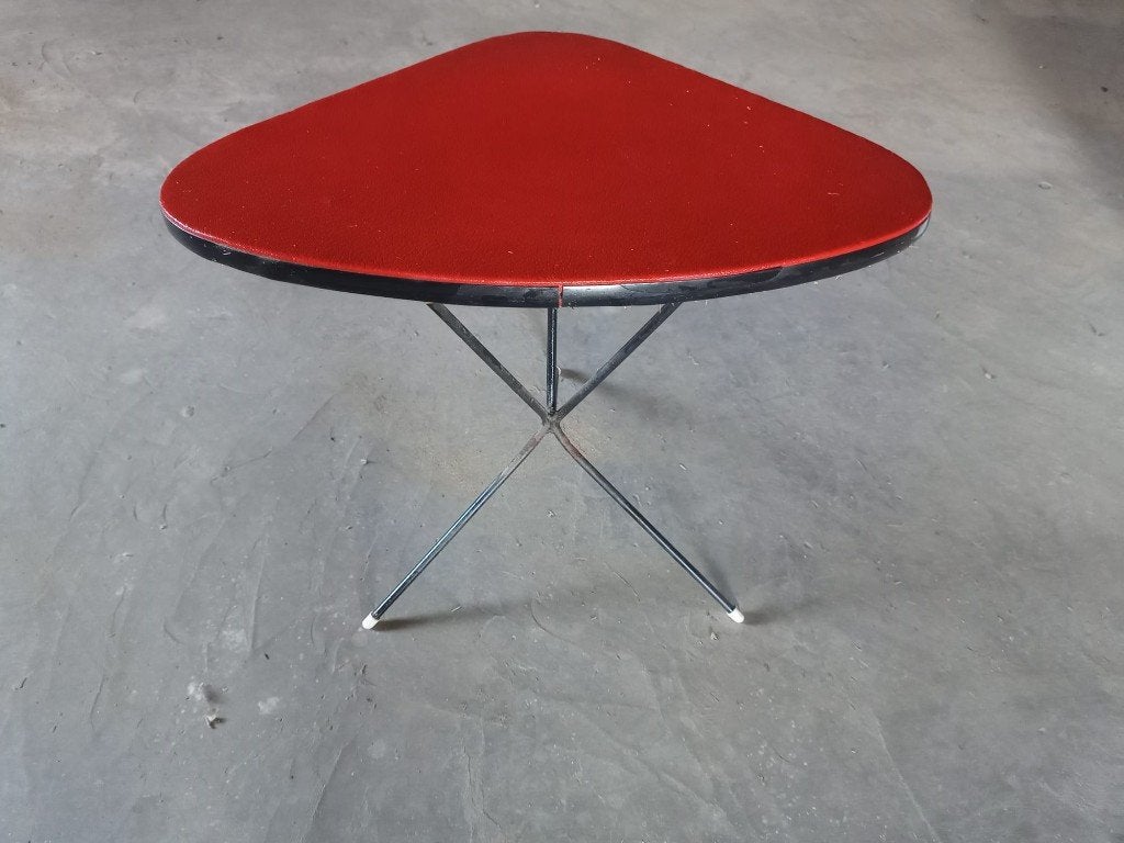 Table d'appoint vintage, Enlèvement
