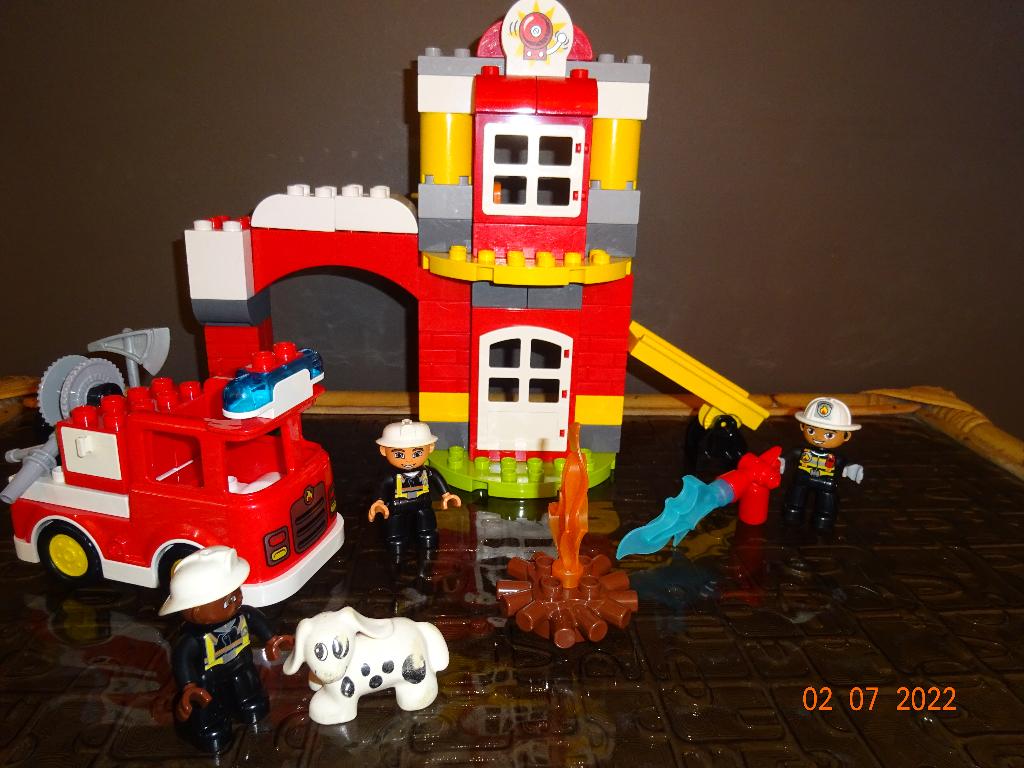 Lego 10903 Duplo Brandweerstation*extra brandweerman*, Kinderen en Baby's, Speelgoed | Duplo en Lego, Ophalen of Verzenden, Duplo