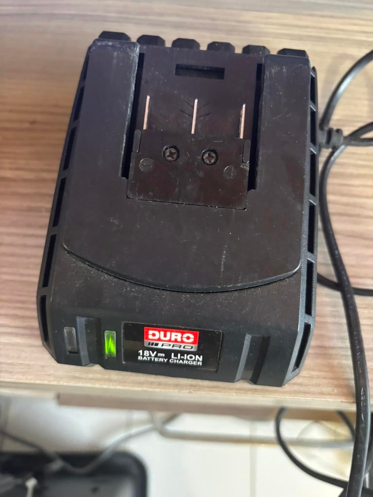 Heel goeie werkende Duro Pro Accu en lader, Doe-het-zelf en Bouw, Ophalen, Zo goed als nieuw
