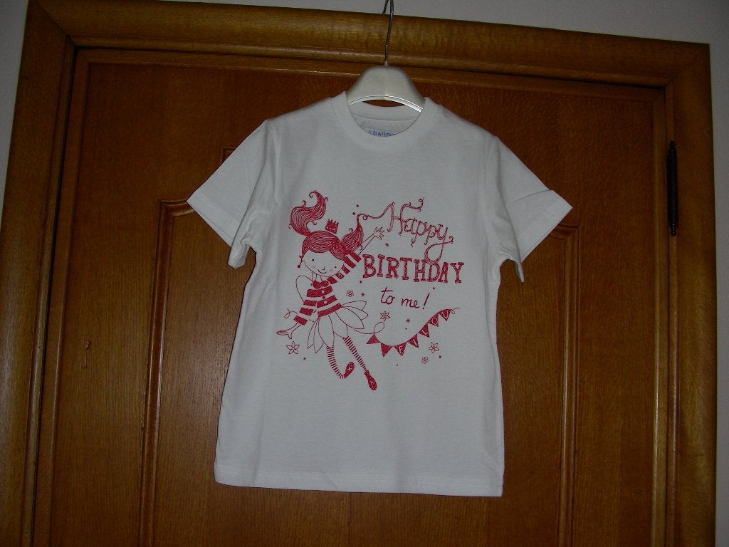 Wit t-shirt korte mouw 'Happy Birthday', Filou, 128 nieuw, Kinderen en Baby's, Kinderkleding | Maat 128, Meisje, Nieuw, Ophalen of Verzenden