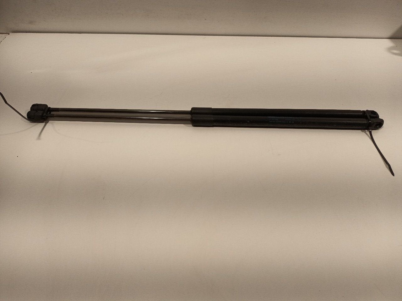 Gasdrukveerset achter Opel Corsa, Onderdelen@venauto.nl, Van der Ven Autorecycling B.V., Ettenseweg 76, 4706 PB Roosendaal, The Netherlands