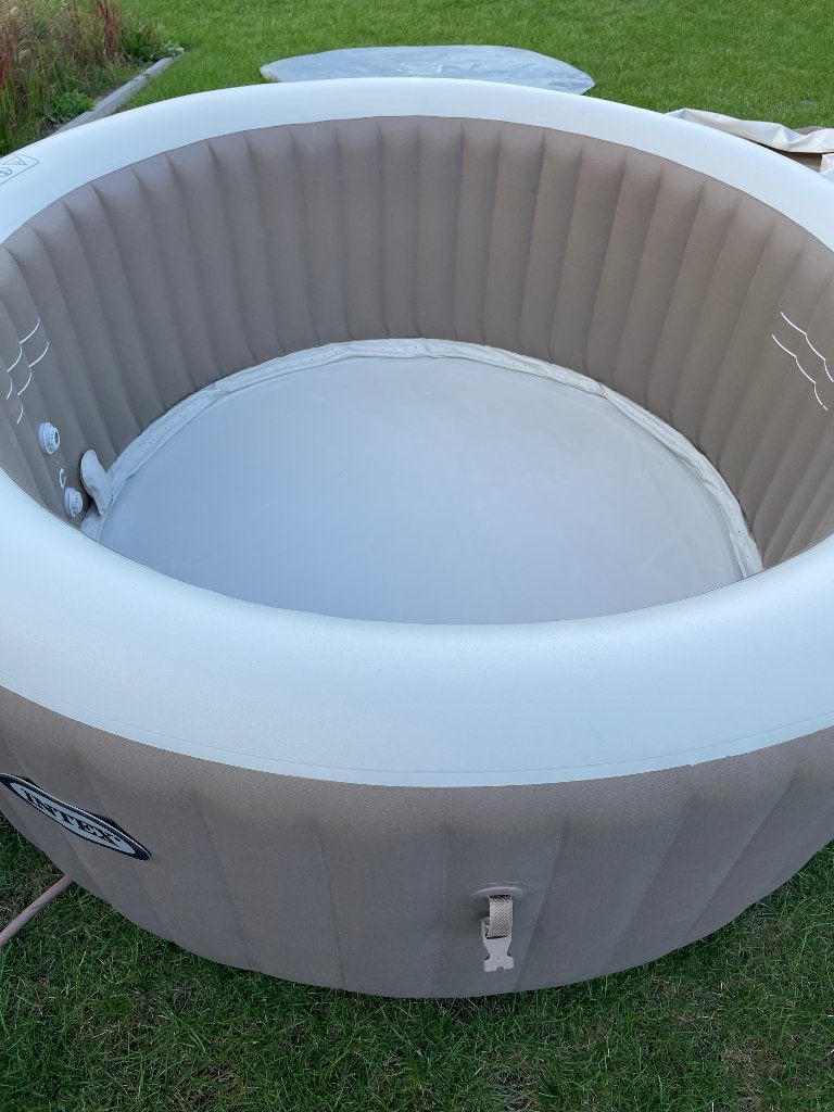Intex jaccuzi, Ophalen, Gebruikt, Afdekzeil, Opblaasbaar