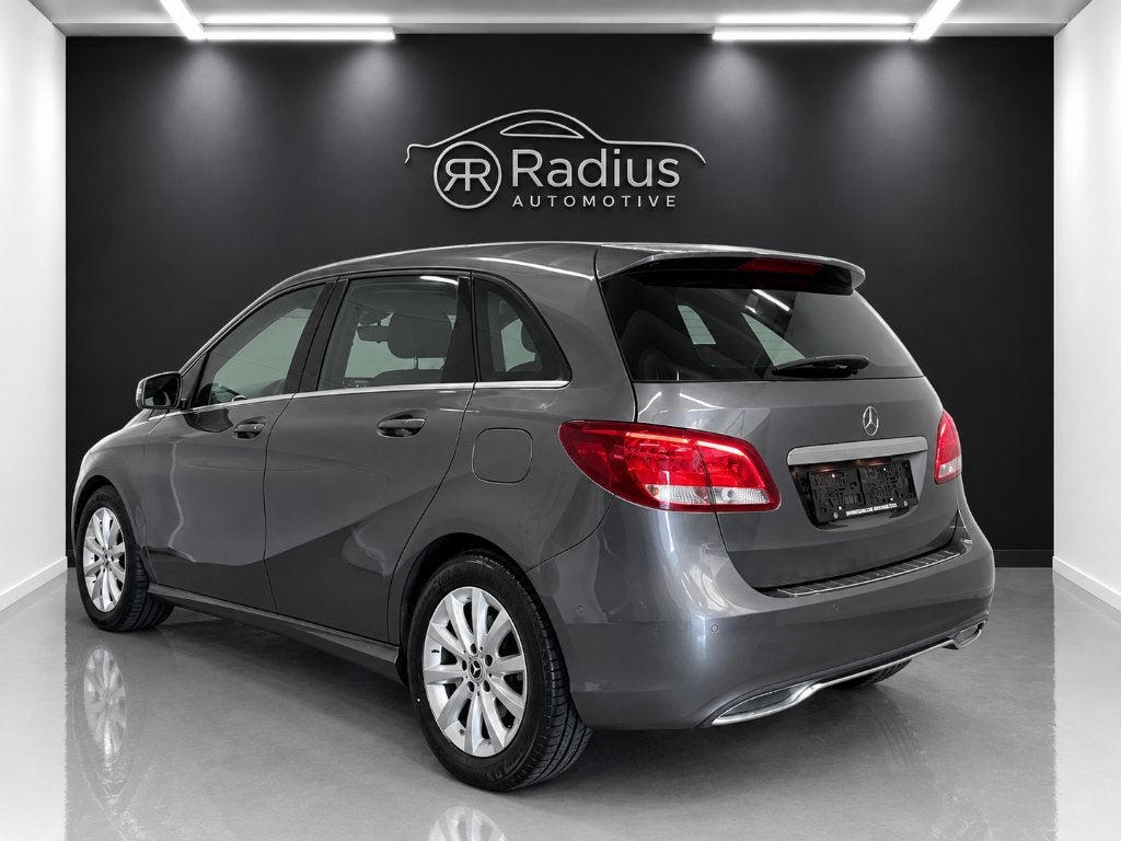 Mercedes-Benz - B180 - Benzine, Stof, 4 cilinders, 1595 cc, Bedrijf
