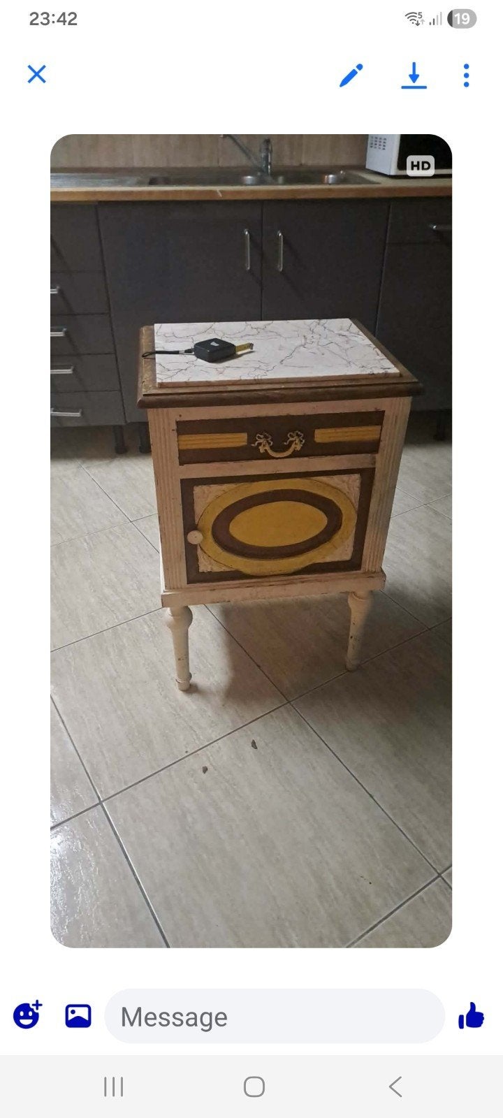 petite table de chevet d'époque, Enlèvement