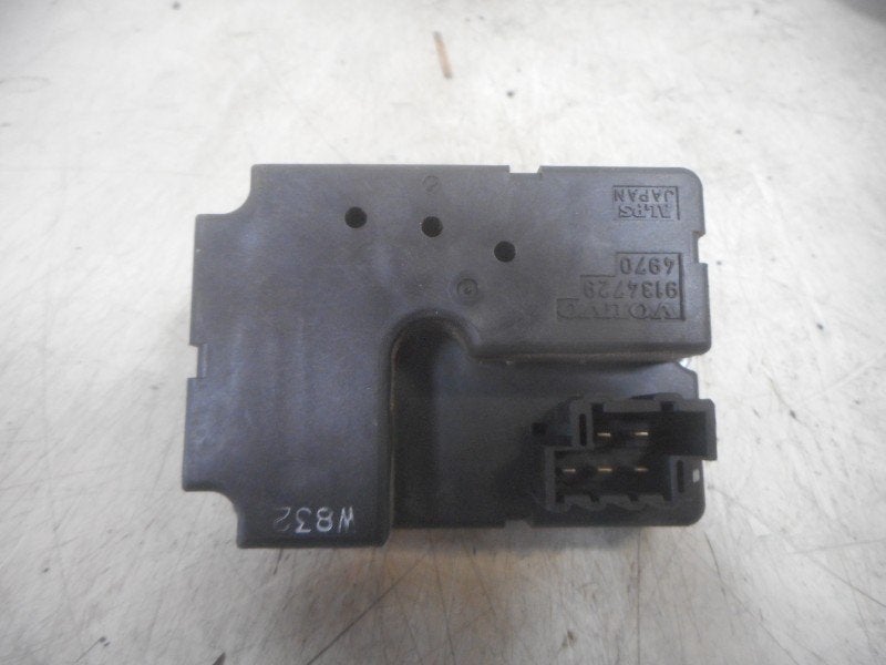 ACTIONNEUR MOTEUR VOLET CHAUFFAGE Volvo V70 (GW / LW / LZ), Info@volvocars.com, Volvo Car Germany GmbH, Siegburger Straße 229
50679  Köln, DE